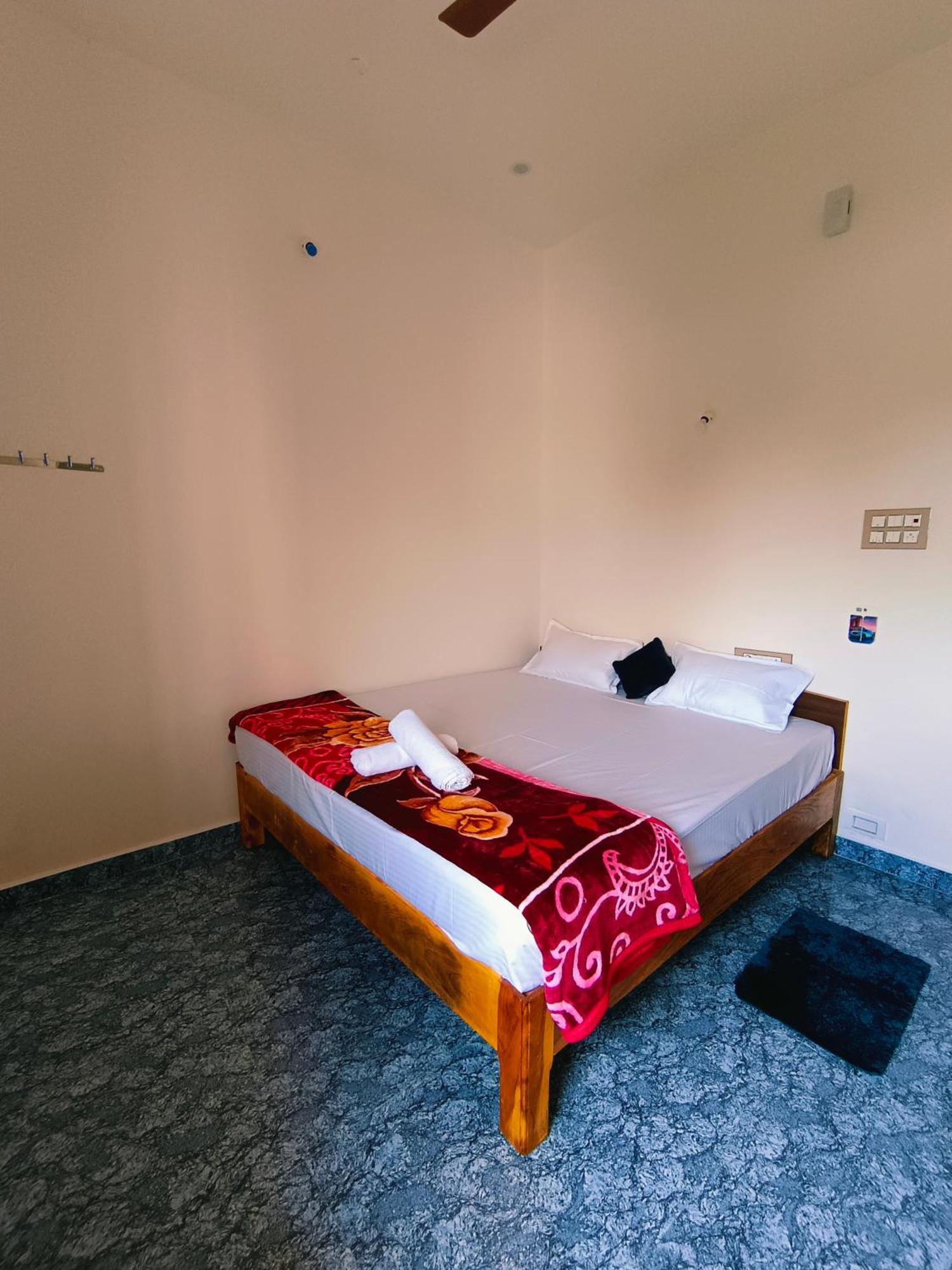 Hampi Anjana Home Stay ภายนอก รูปภาพ